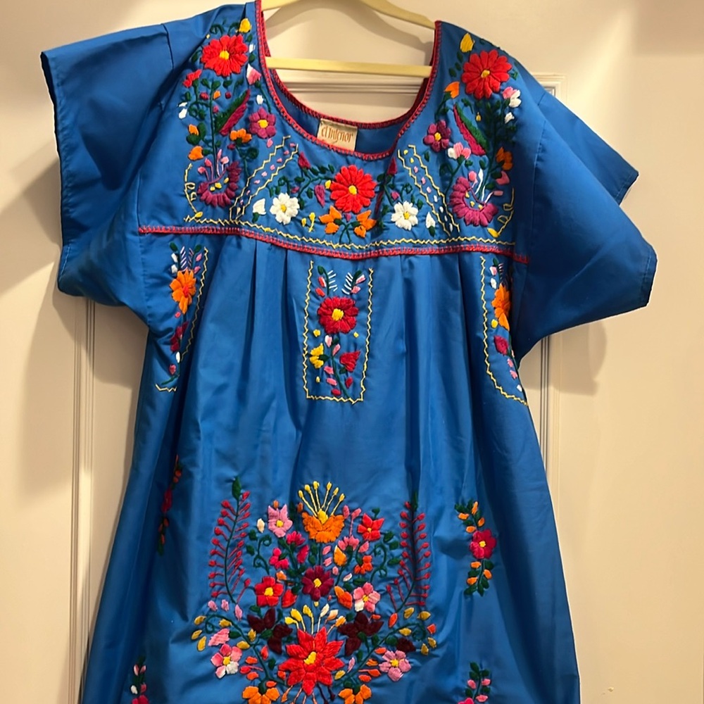Authentic embroidered Mexican dress size L
